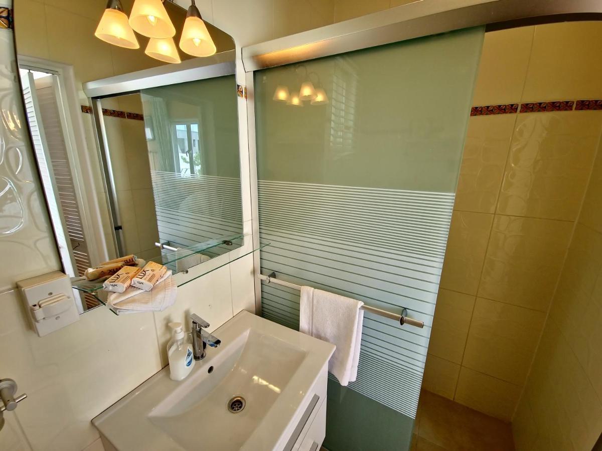 Adonai Hotel Boutique Виллемстад Экстерьер фото