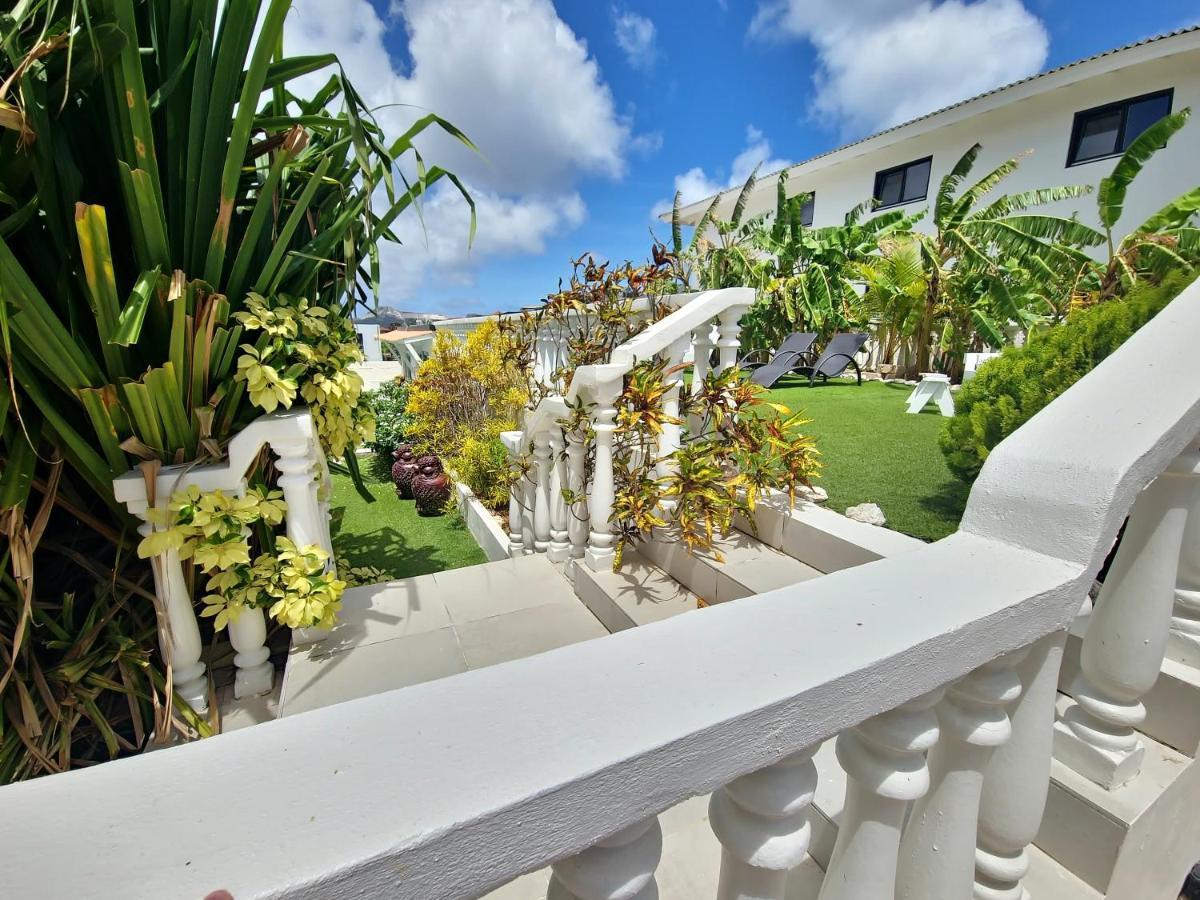 Adonai Hotel Boutique Виллемстад Экстерьер фото