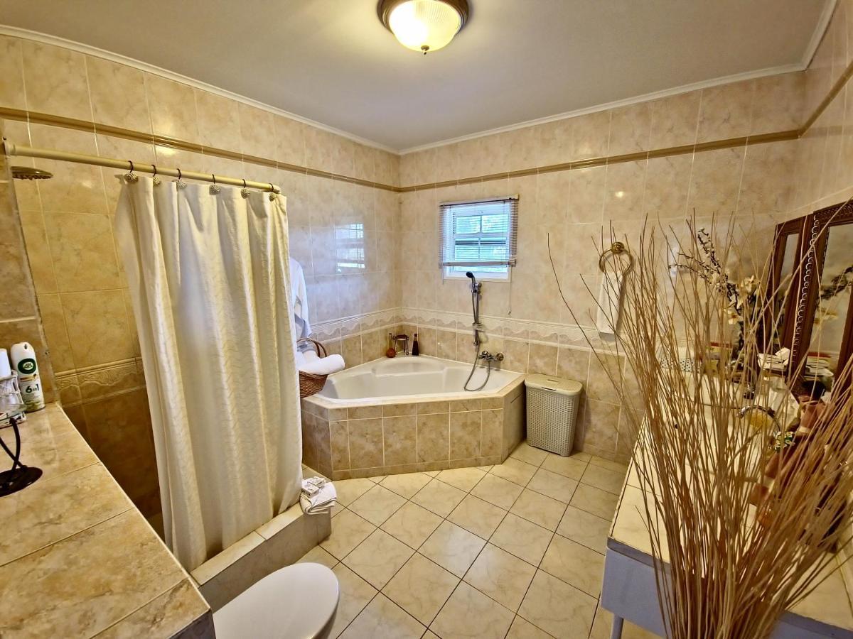 Adonai Hotel Boutique Виллемстад Экстерьер фото
