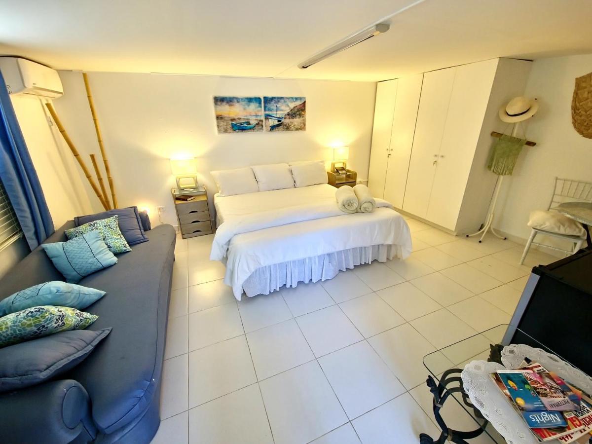 Adonai Hotel Boutique Виллемстад Экстерьер фото