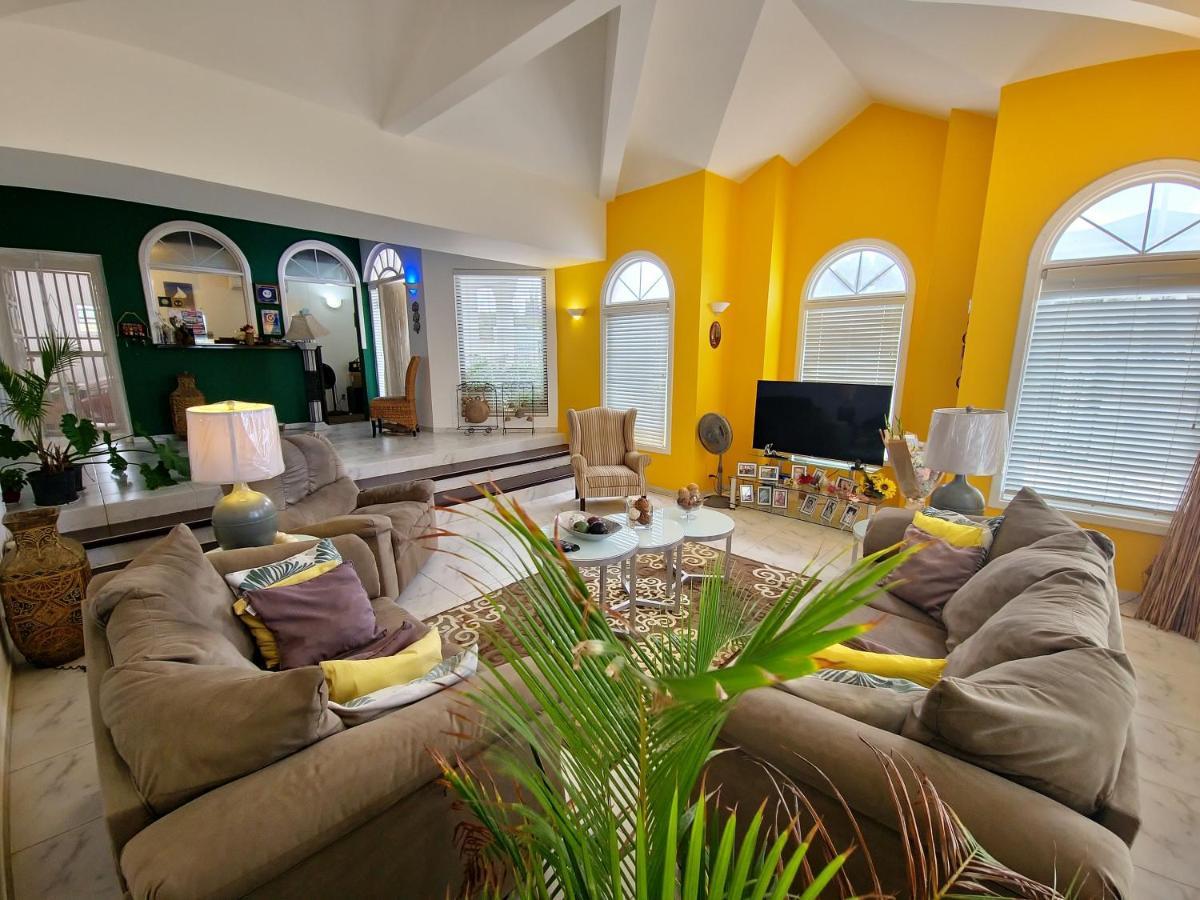 Adonai Hotel Boutique Виллемстад Экстерьер фото